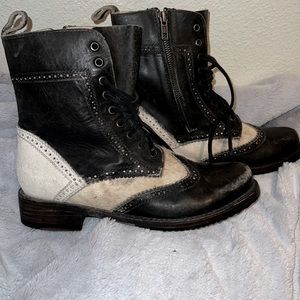 Freebird Canyon lace ups BLI/WHT new without box.